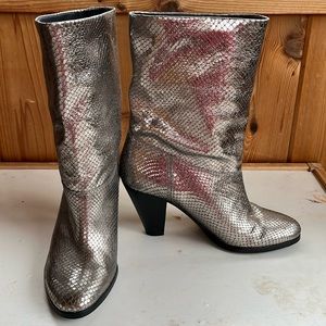 Michael Kors DIVIA metallic silver leather boots size 7.5